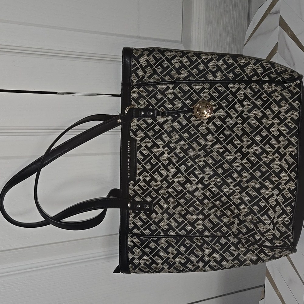 Tommy Hilfiger Black Cream Logo Tote Bag Purse 2Handle Gold Trim 10"t10"w3"d EUC